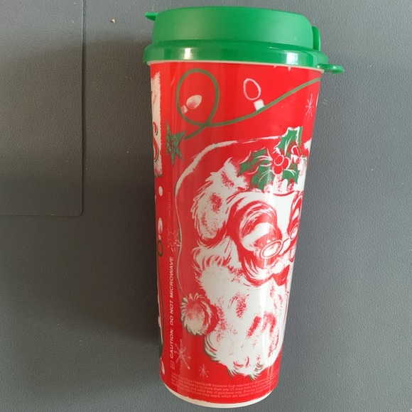 2022 Disney Universal Studios Christmas Happy Holidays Santa CocaCola Cup - Picture 3 of 10